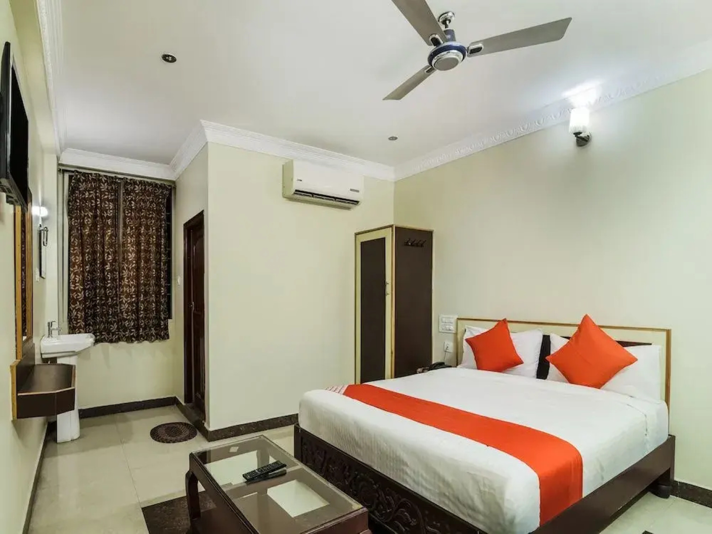 Oyo 33010 Hotel Mmr Towers