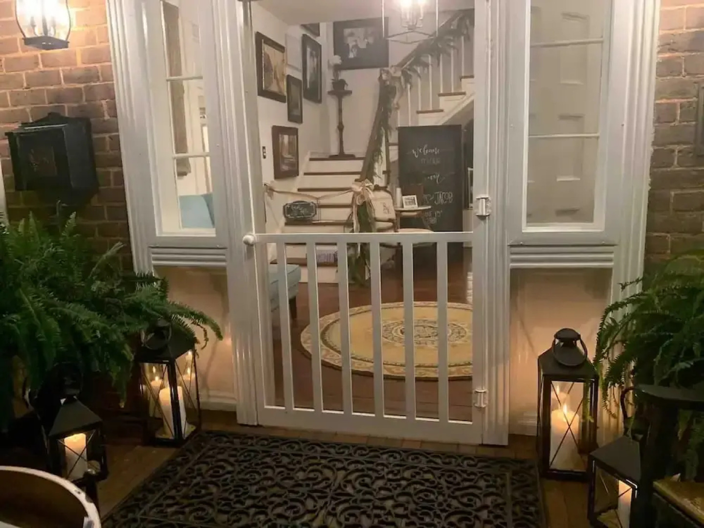 Historic Boyd Harvey House and Grounds 2 Bedroom Home by RedAwning