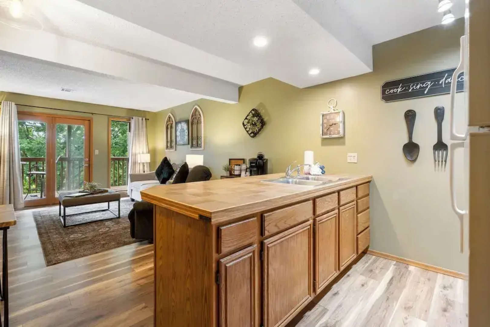 The Circle Retreat 7