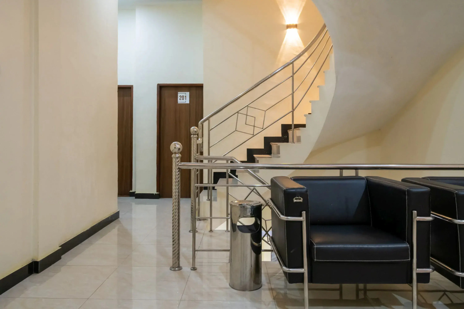 RedDoorz Plus near Ramayana Pematangsiantar