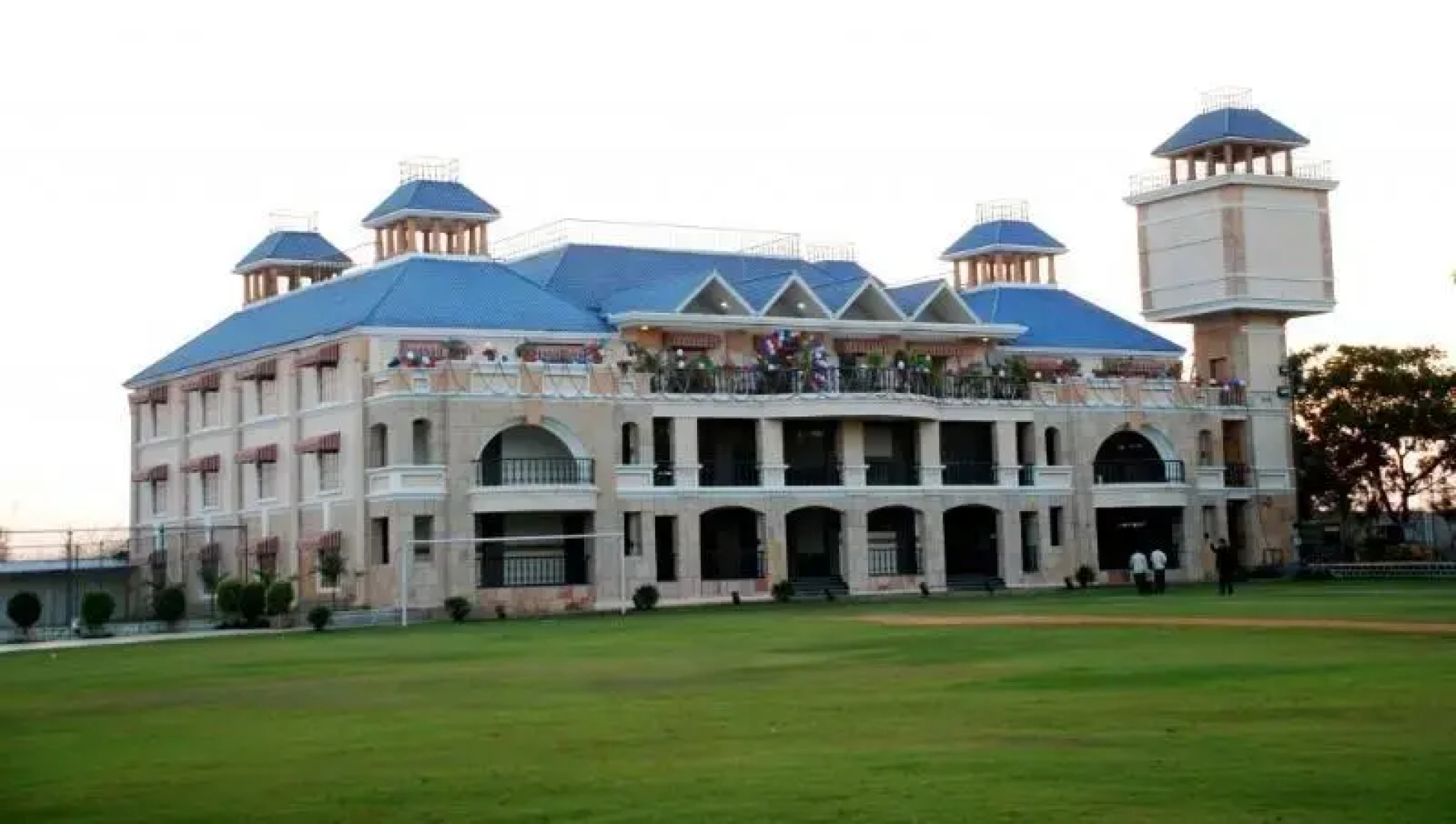 Celebrity Club & Resort