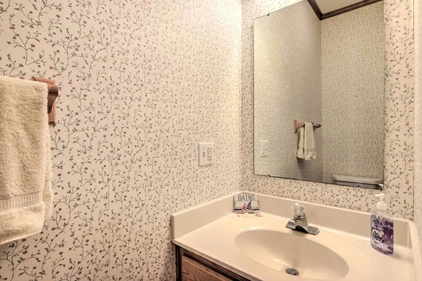 Golf Getaway w/ Pool Access 2 Mi to Bethany Beach!