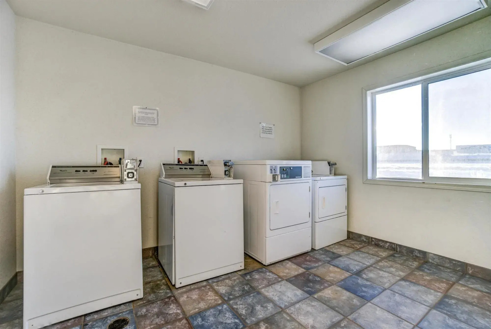 Motel 6 Grande Prairie, AB