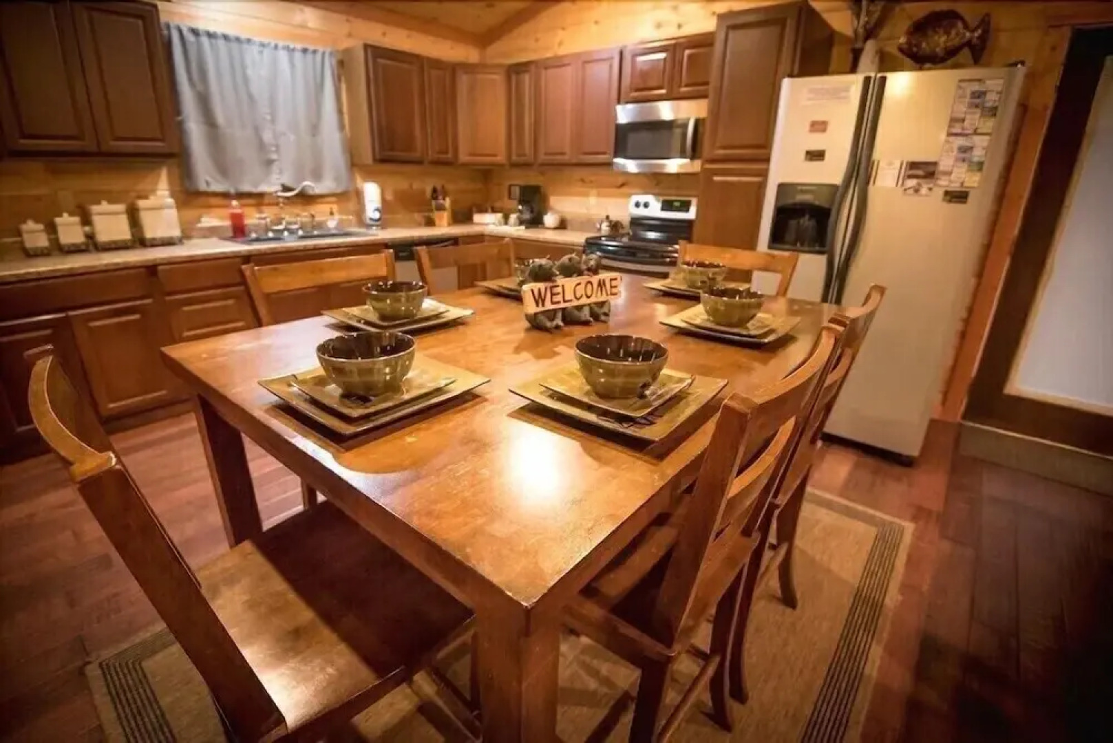 Sugar Bear Lodge With Hot Tub and Free Wifi by Redawning