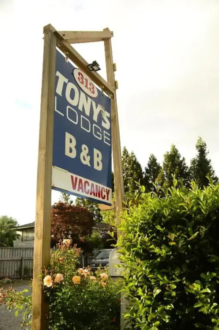 Tony's Lodge