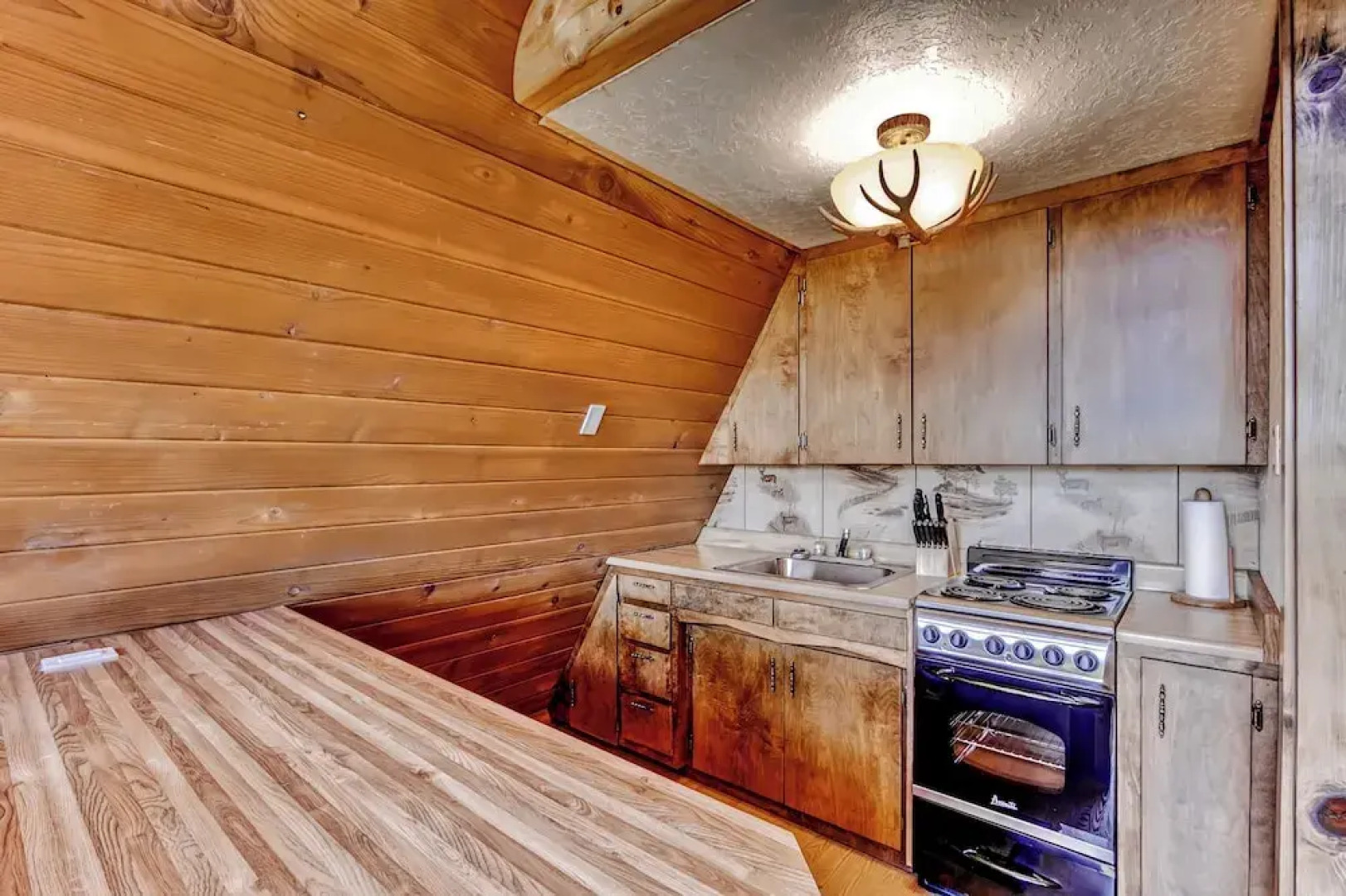 Secluded & Cozy Antimony Cabin w/ Fire Pit