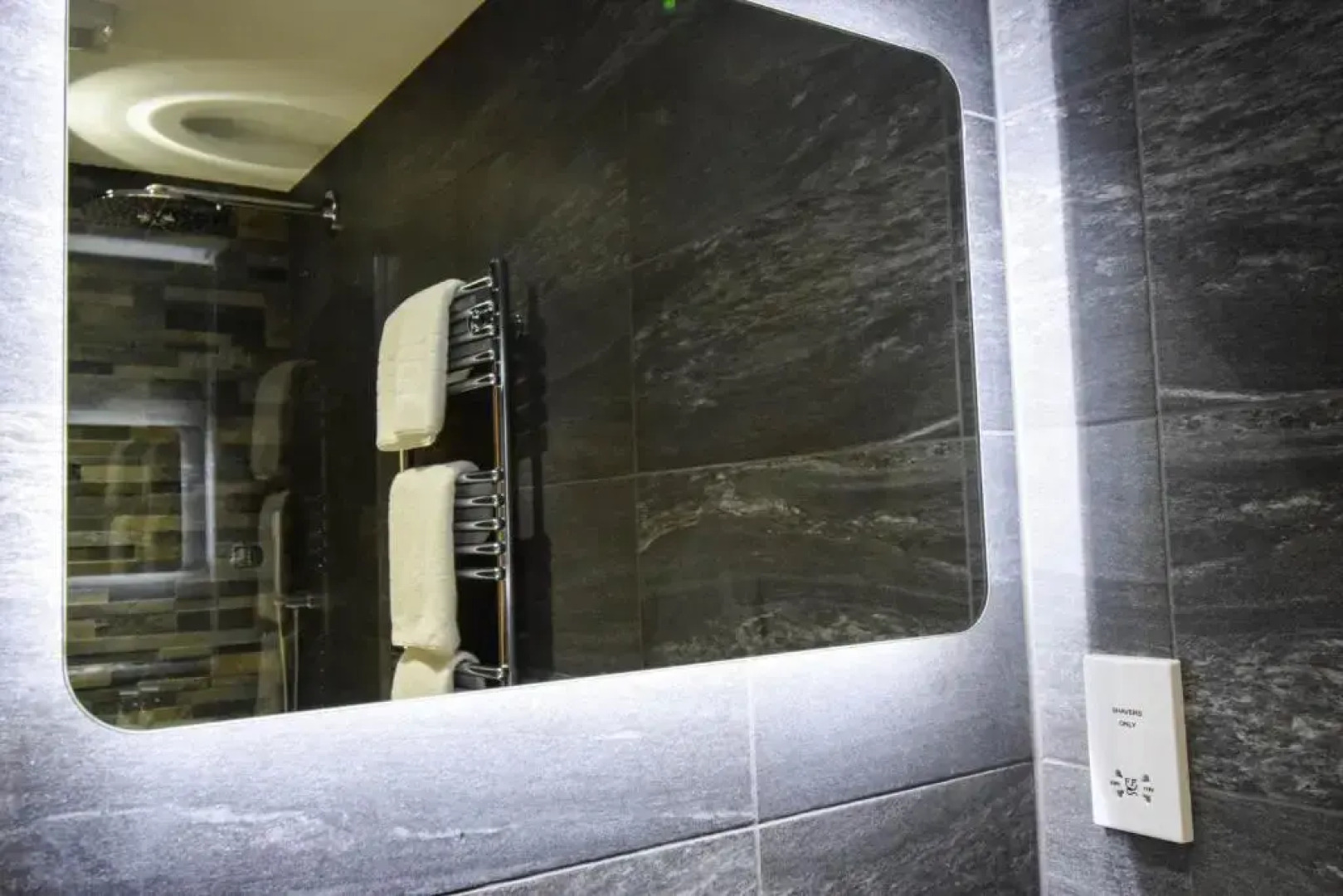 Craigmhor Lodge & Courtyard