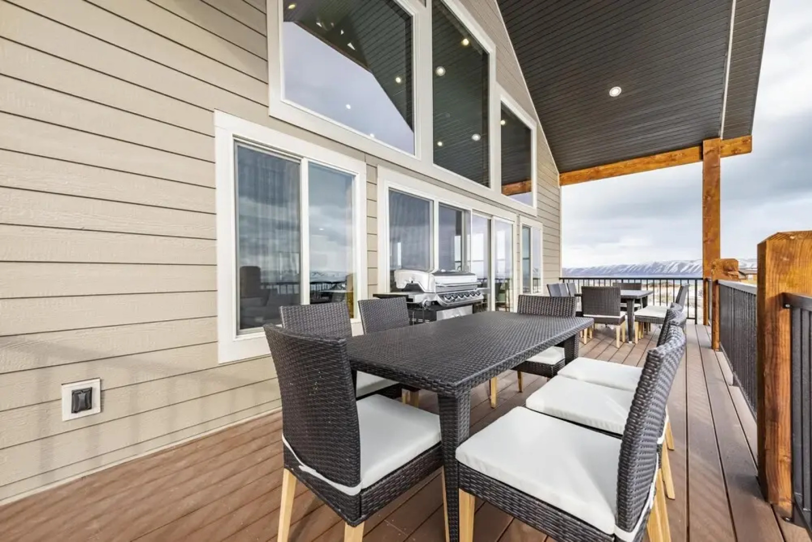 Luxury Designer Home, Beach Access, Pool Access, Private Community - Sleeps 39