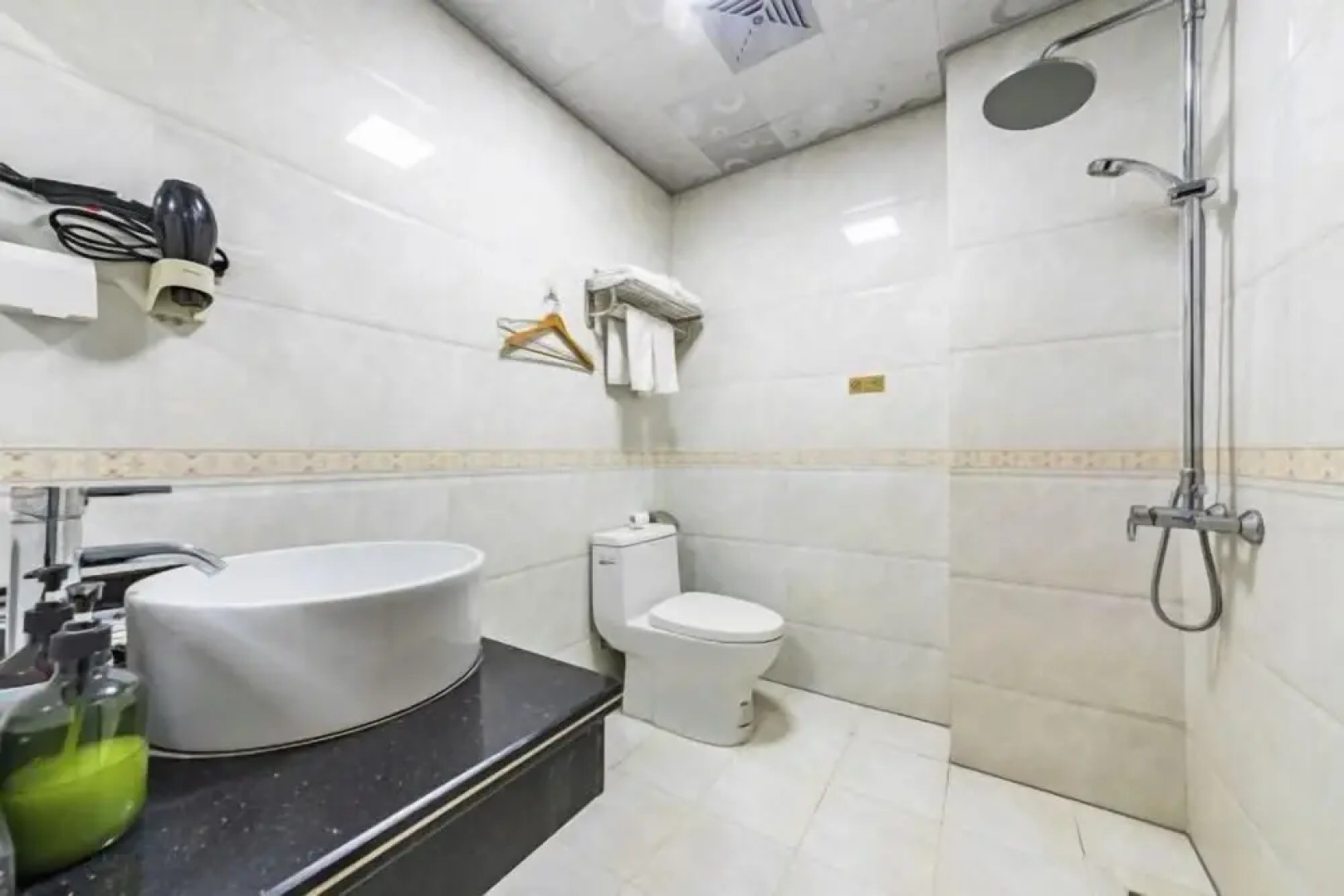 Yipin Business Hotel (Meizhou Municipal Government)