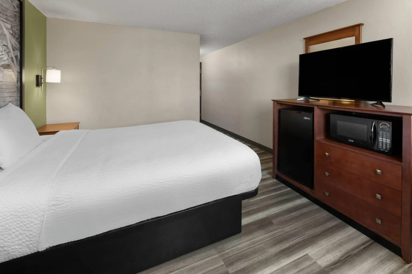 Super 8 by Wyndham Winona MN