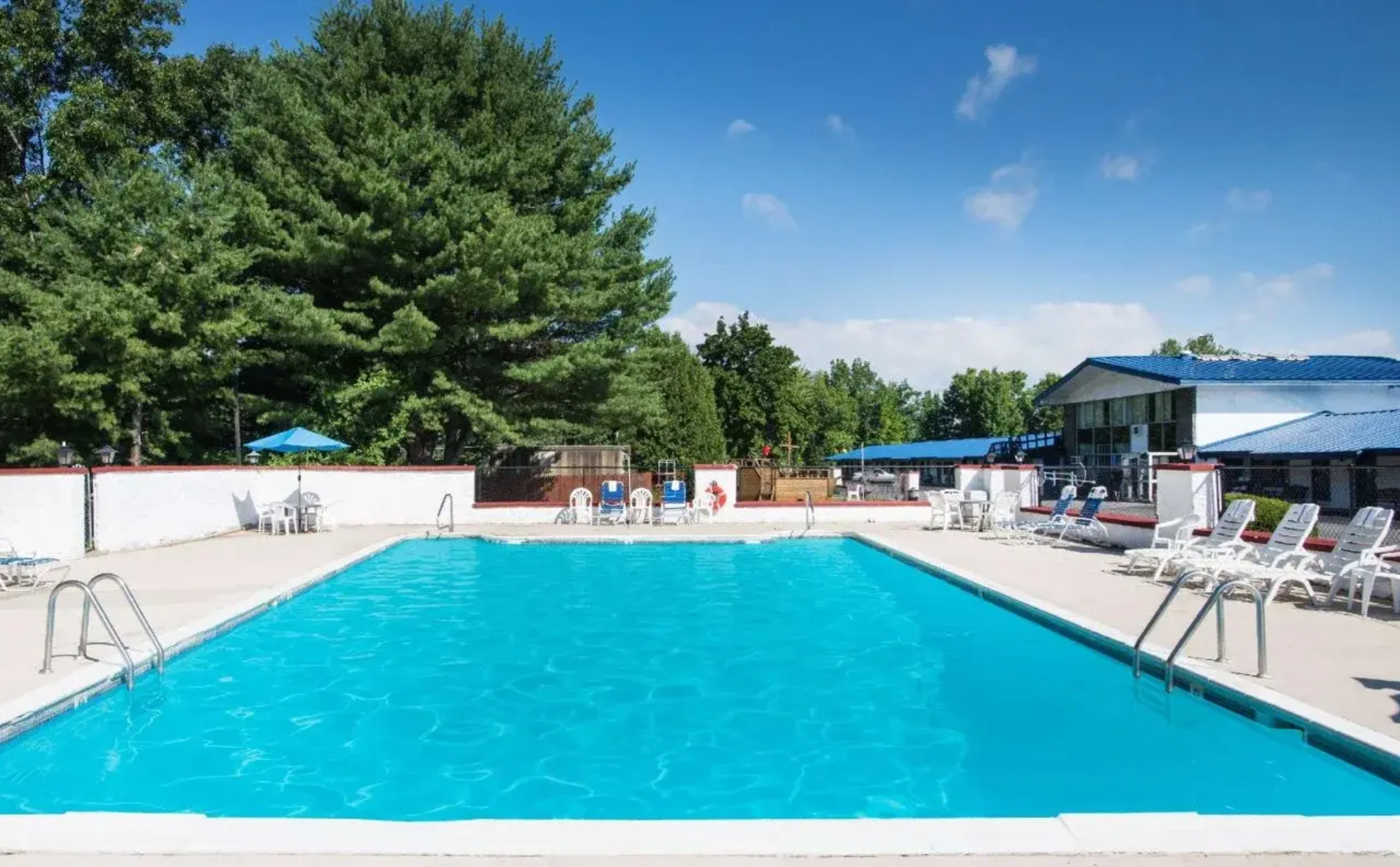 Travelodge by Wyndham Lake George NY