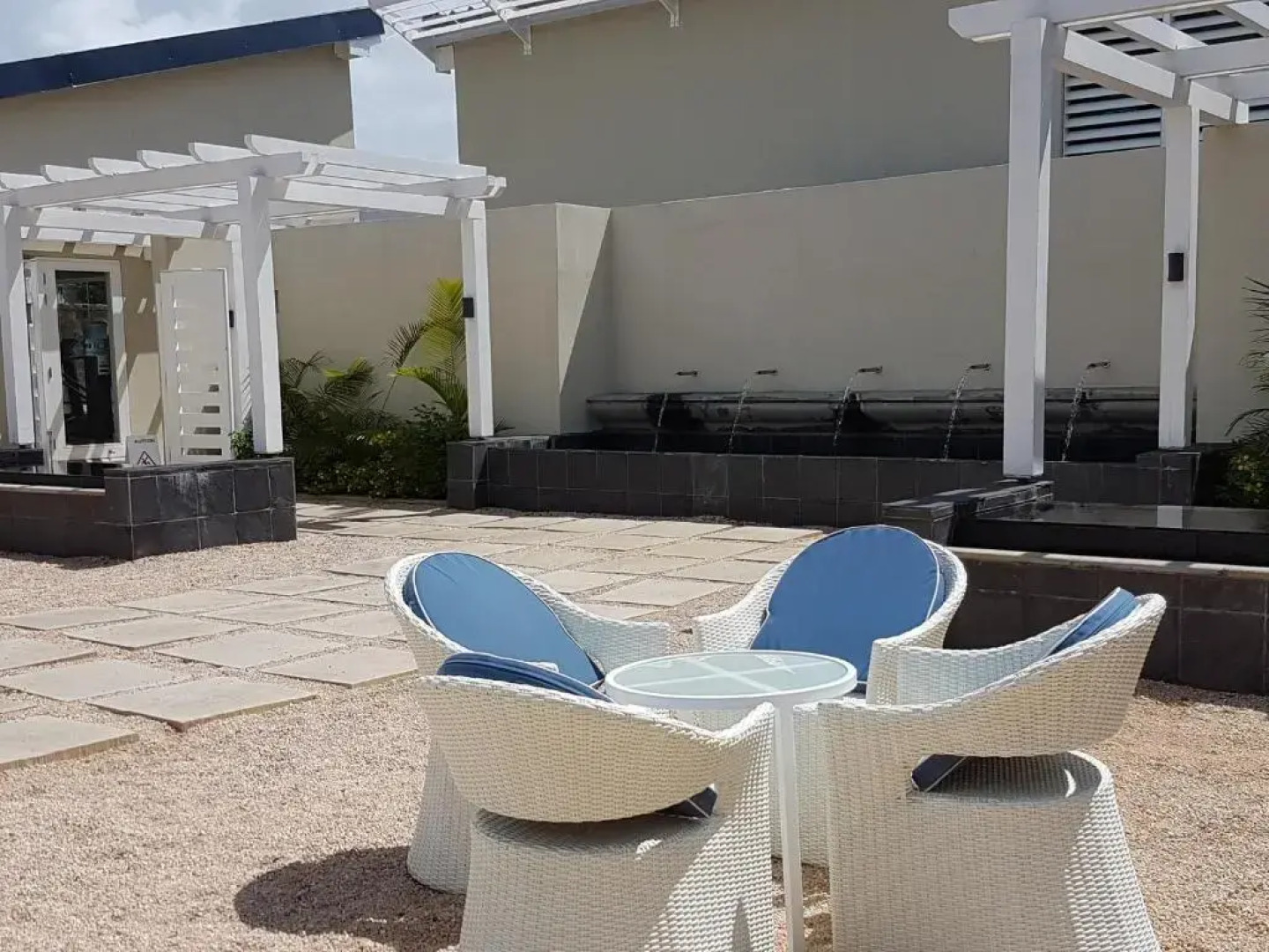 Azuri Apartment Beach and Pool