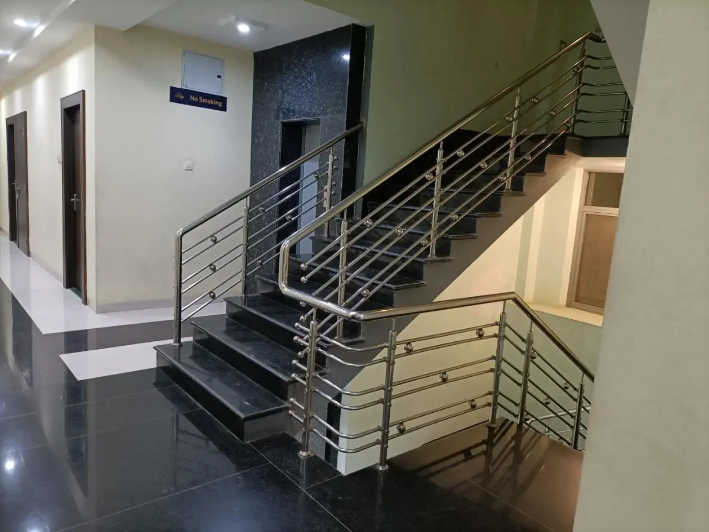 Hotel Paradise Residency