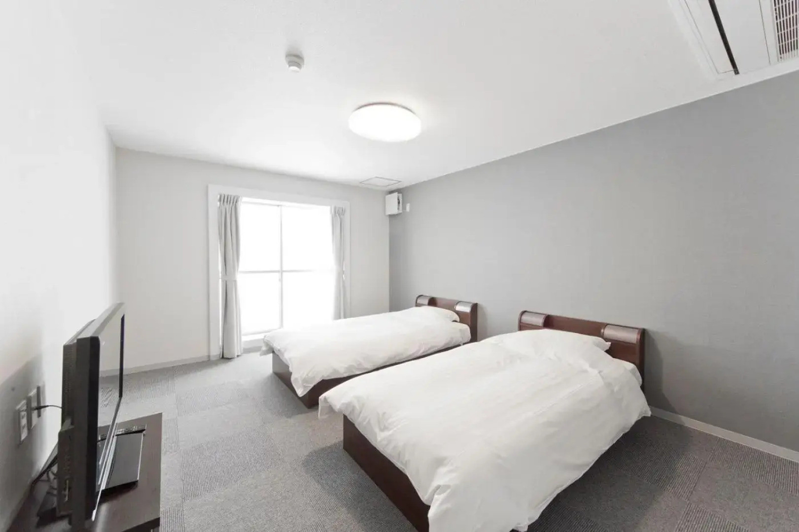 Shin-Okubo International Hotel