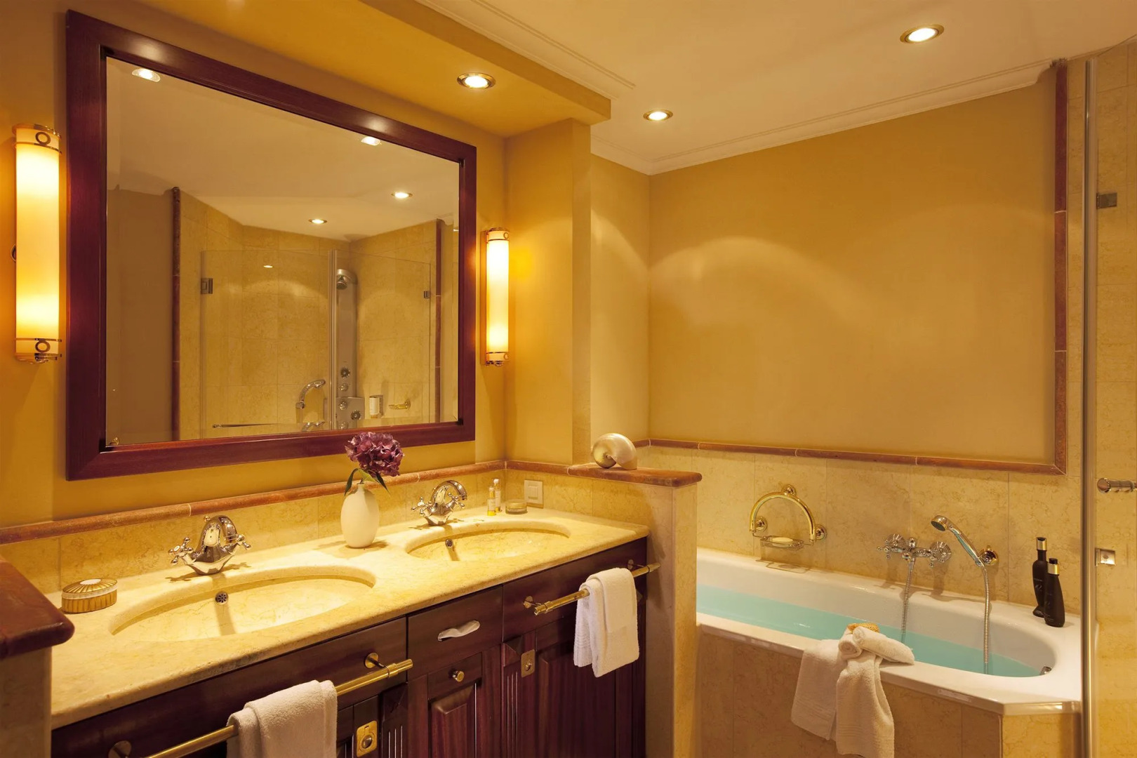 Yachthafenresidenz Hohe Duene