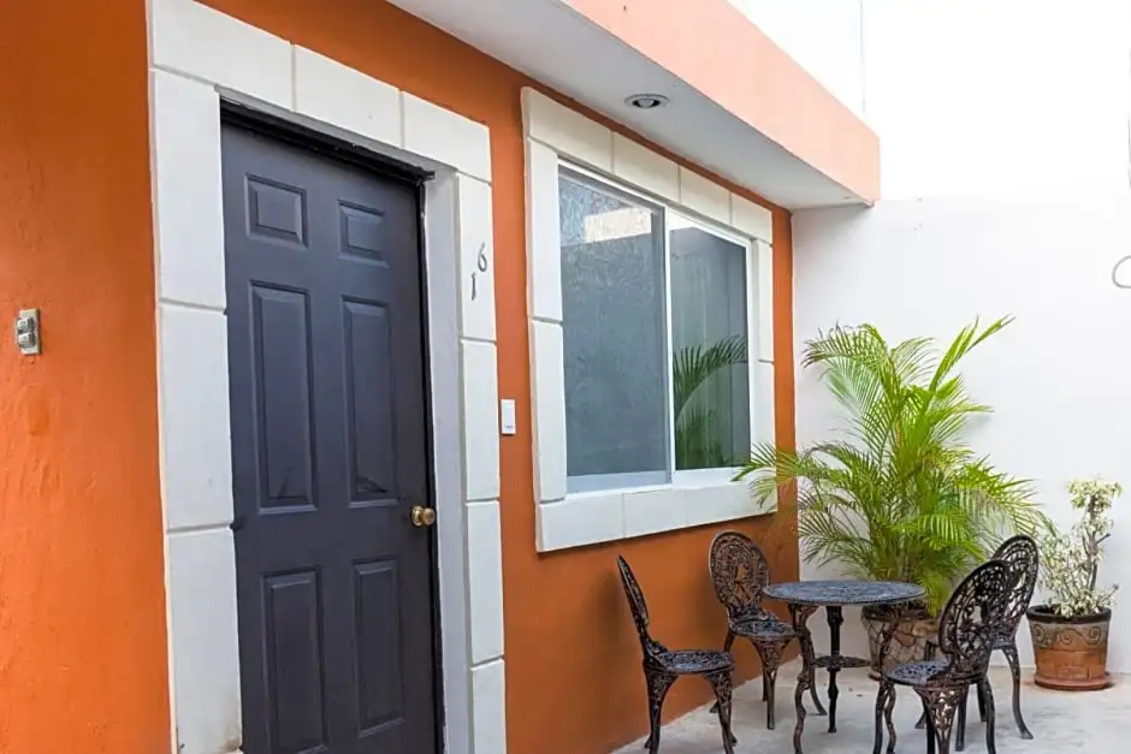 Terracota Corner Room