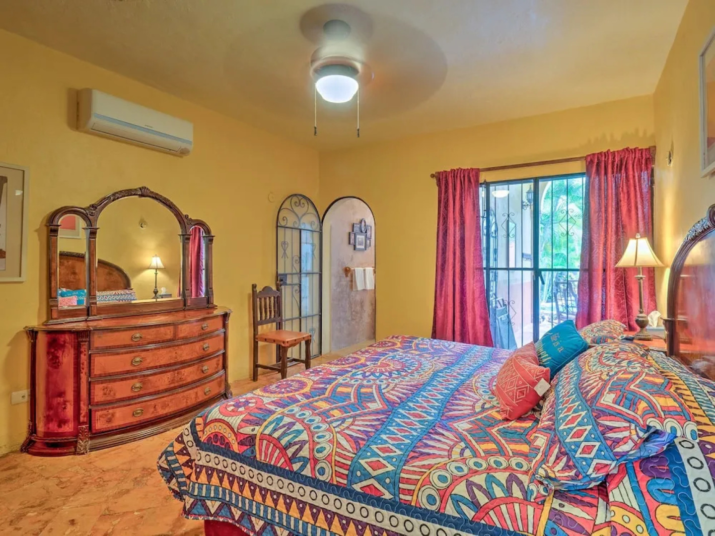 Tranquil Tropical Oasis in the Historic Center