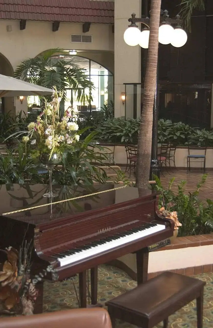 Embassy Suites by Hilton Tulsa I-44