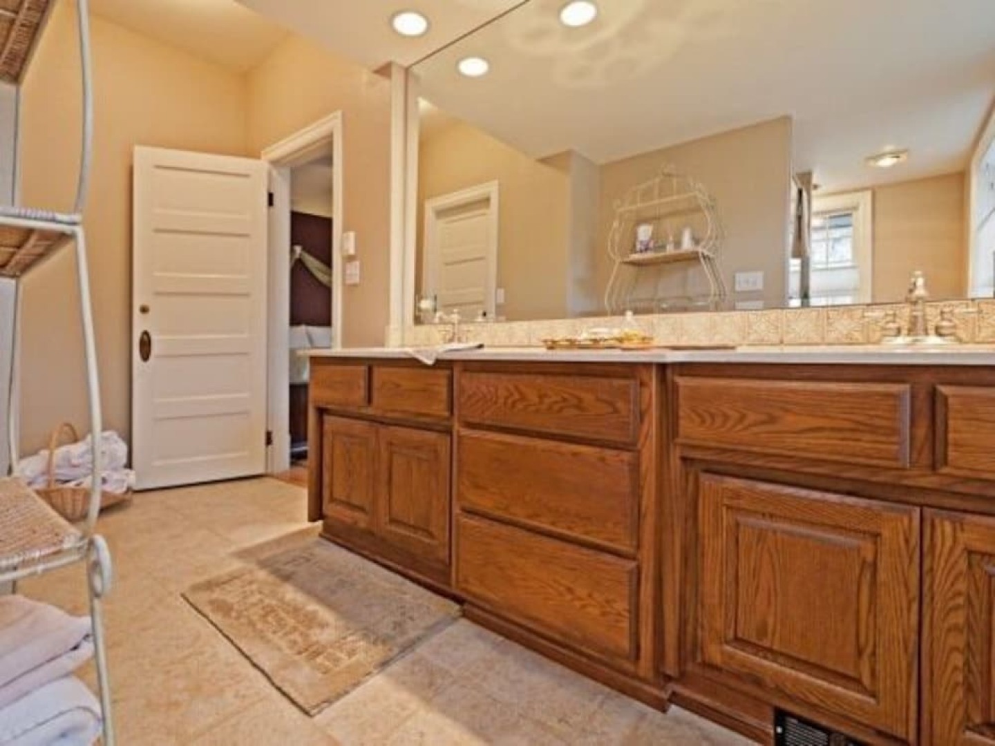 The Maxwell House Bed and Breakfast