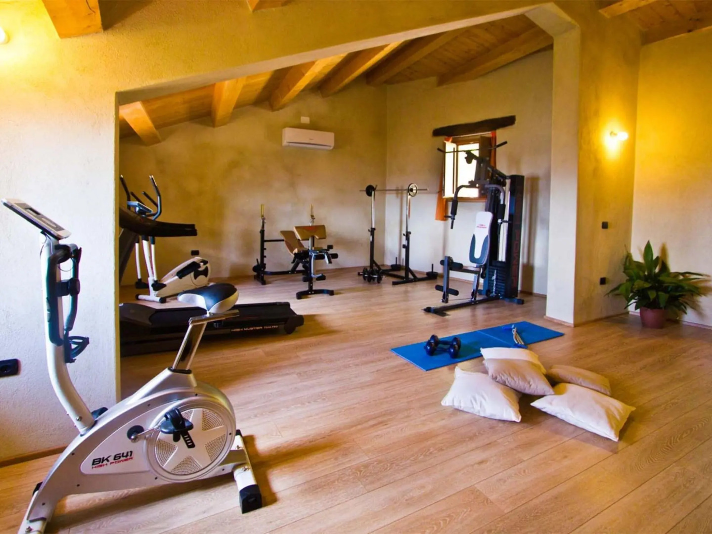 Nature Home With Pool & Garden