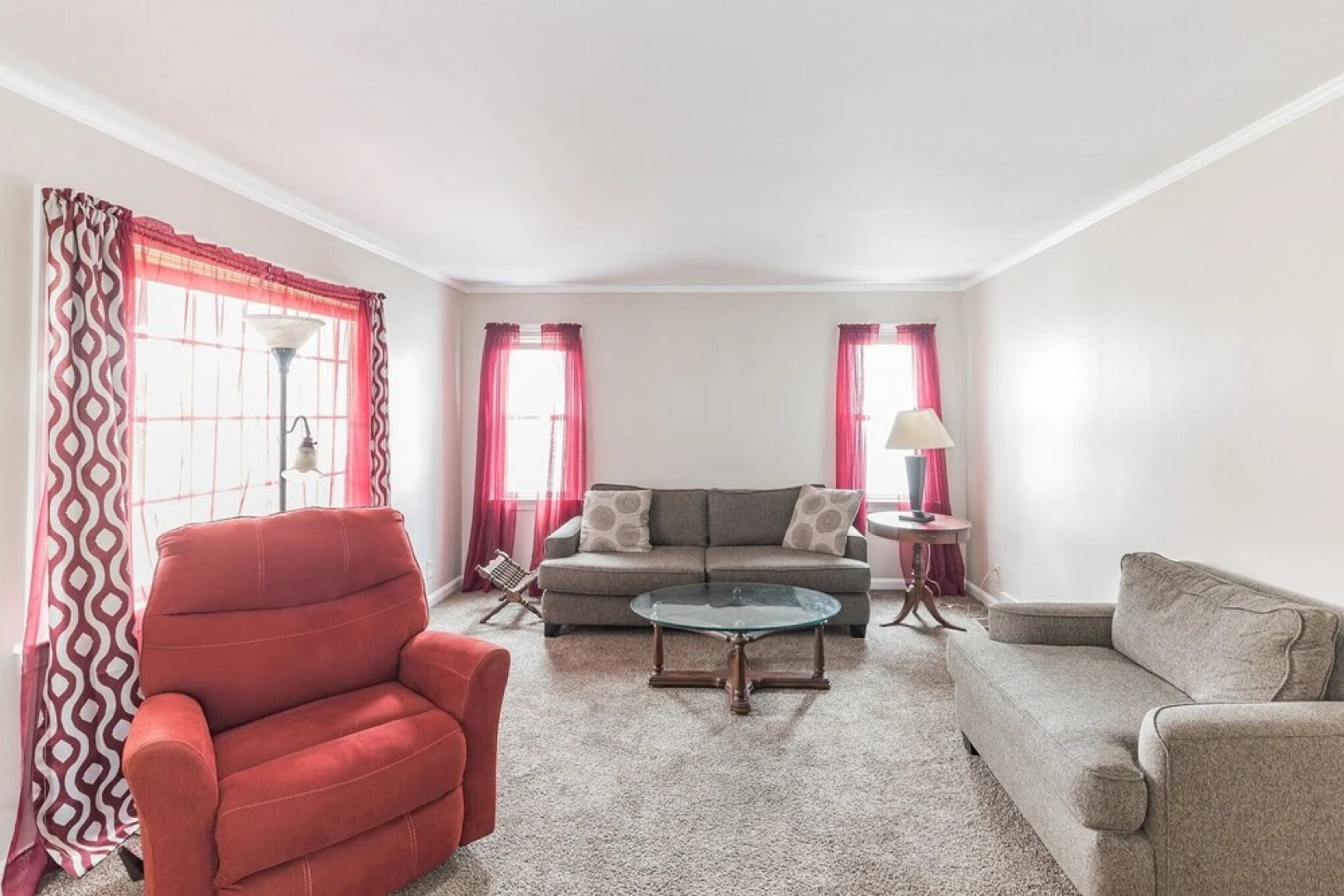 Beautiful 4 Br Home In Lovely Neighborhood - Walk To Pro Football Hof! 4 Bedroom Home by Redawning