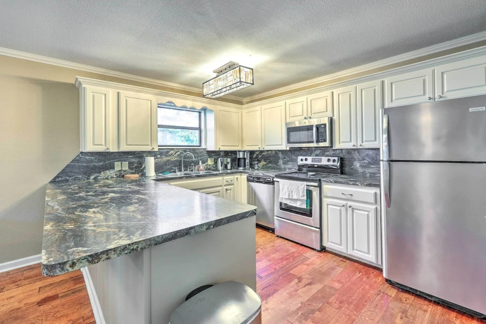 Family-friendly Hot Springs Hideaway w/ Yard!