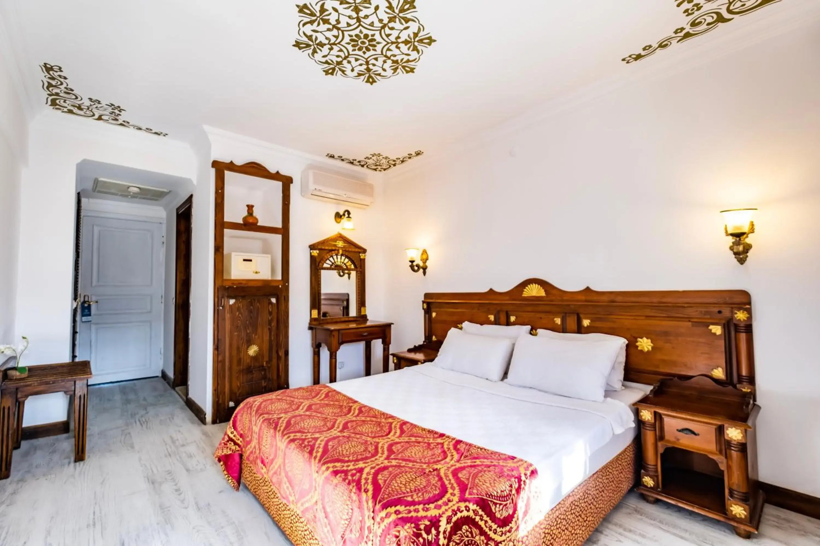 Costa Bitezhan Hotel