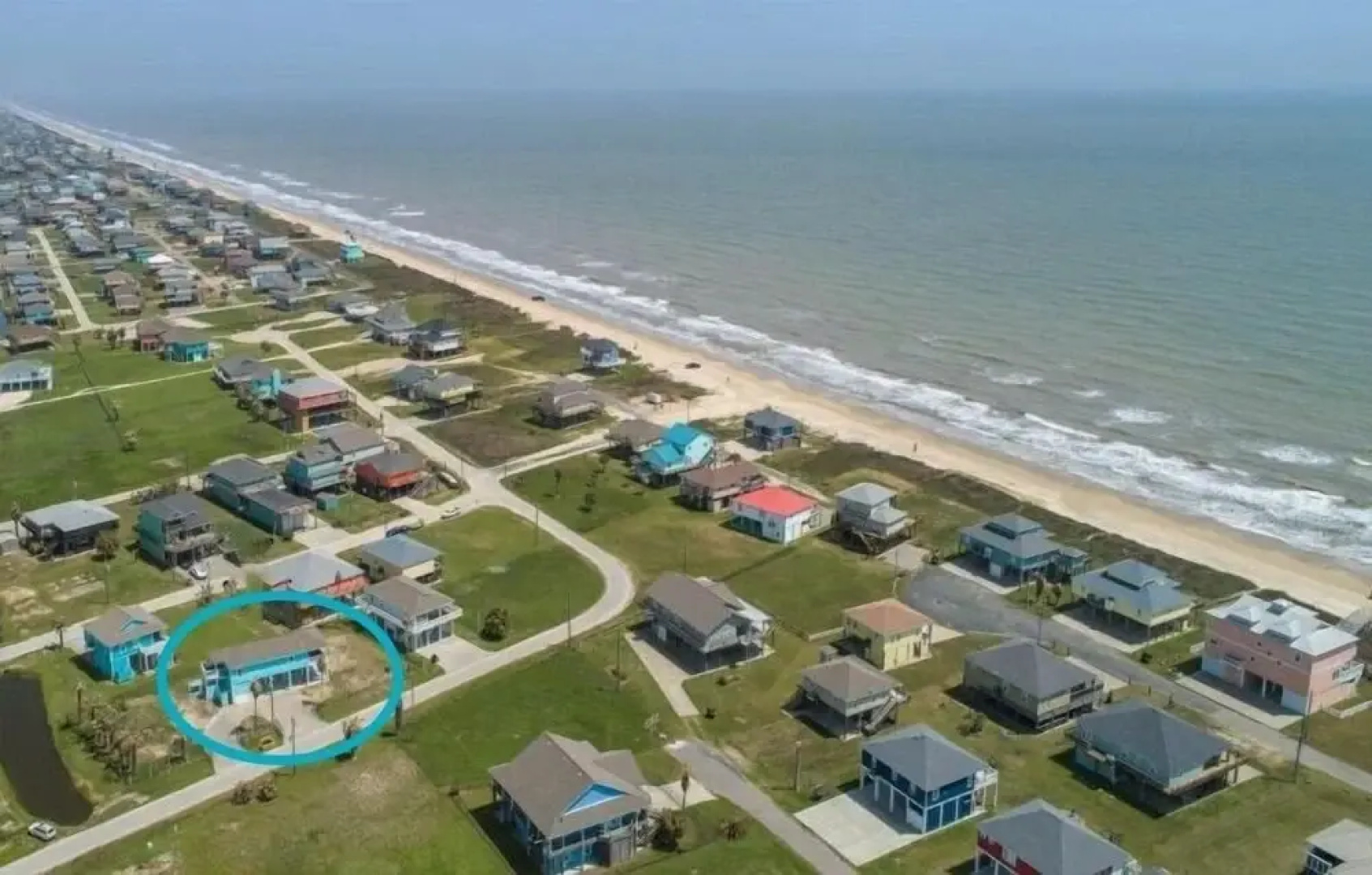 King Crab 3 Bedroom Home by RedAwning