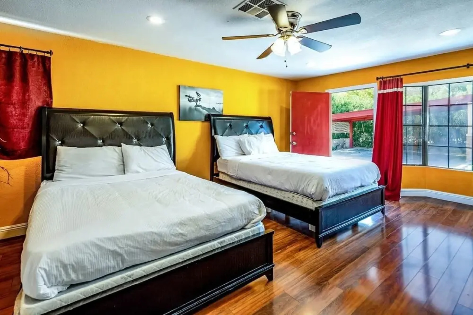 Las Vegas Elegance! Pool Table & Sparkling Pool!