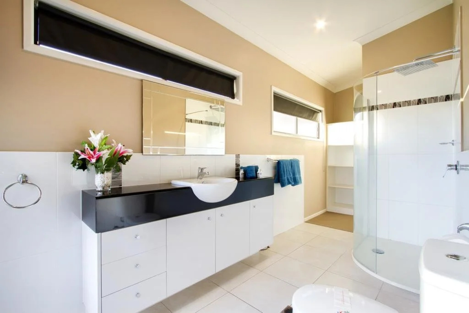 Larimar on Turtle Bay