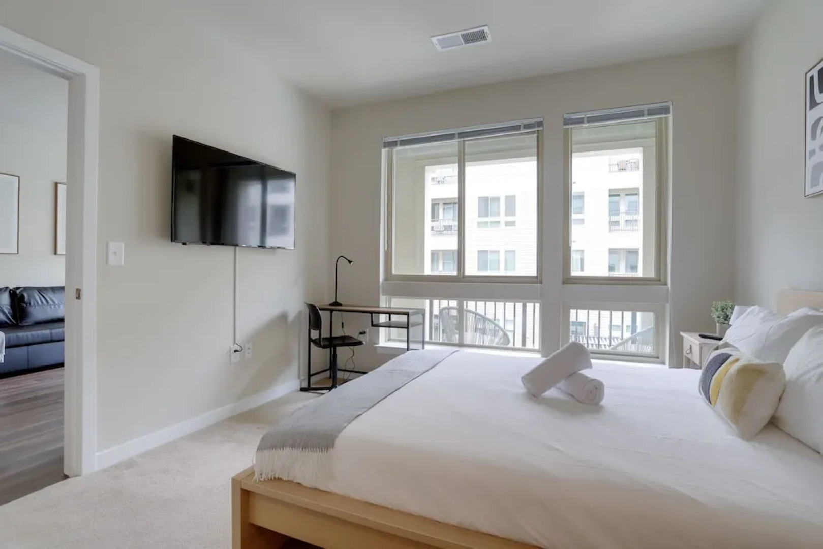 Exceptional Comfort Alexandria Apartment