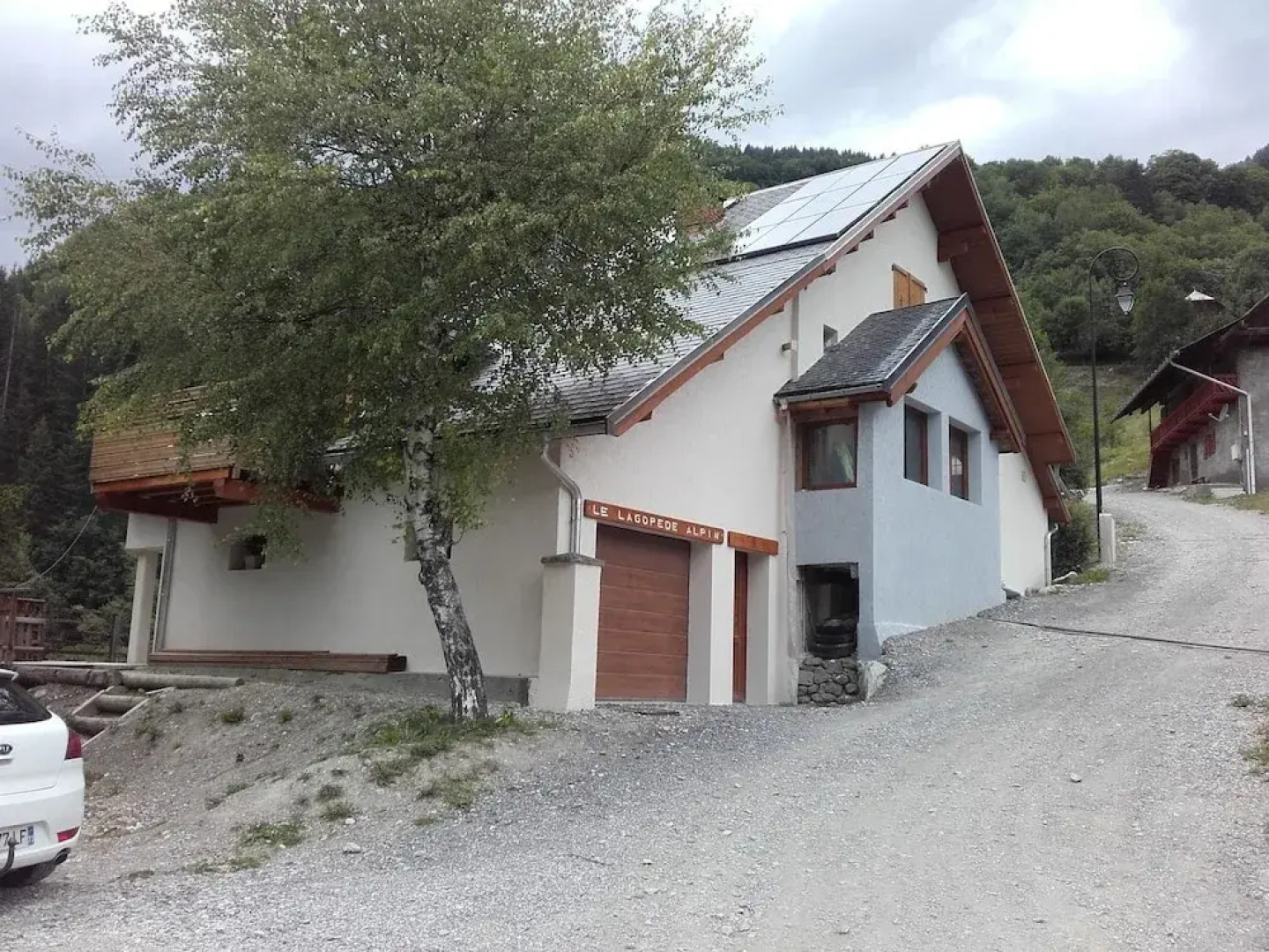 Studio in Saint-jean-d'arves, With Wonderful Mountain View, Furnished Garden and Wifi - 6 km From the Slopes