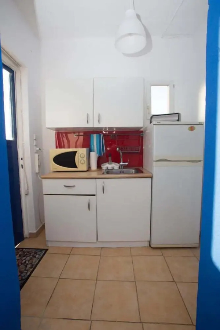 Giorgos Apartment near Airport Athens