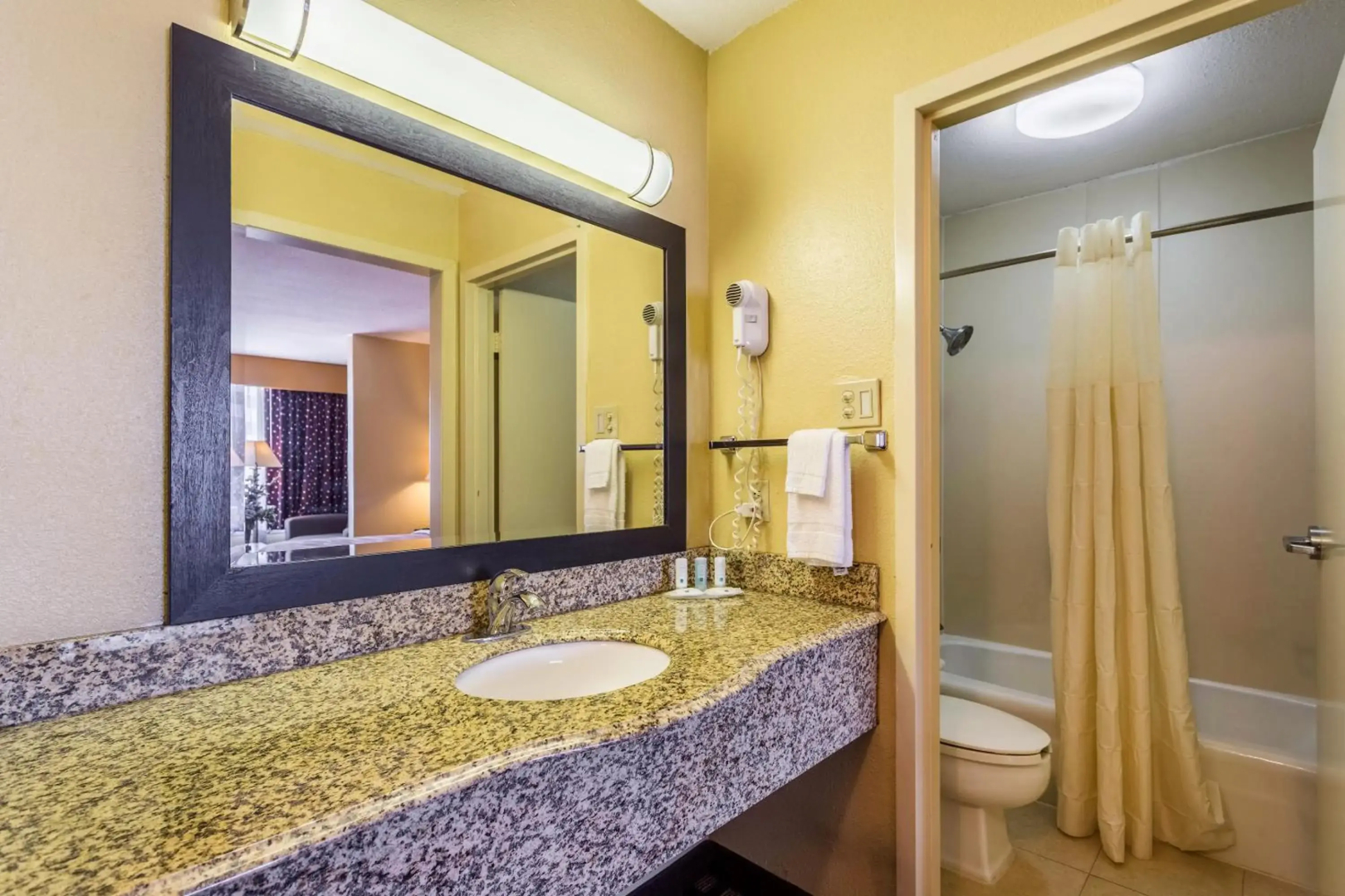 Quality Inn & Suites Baton Rouge West – Port Allen