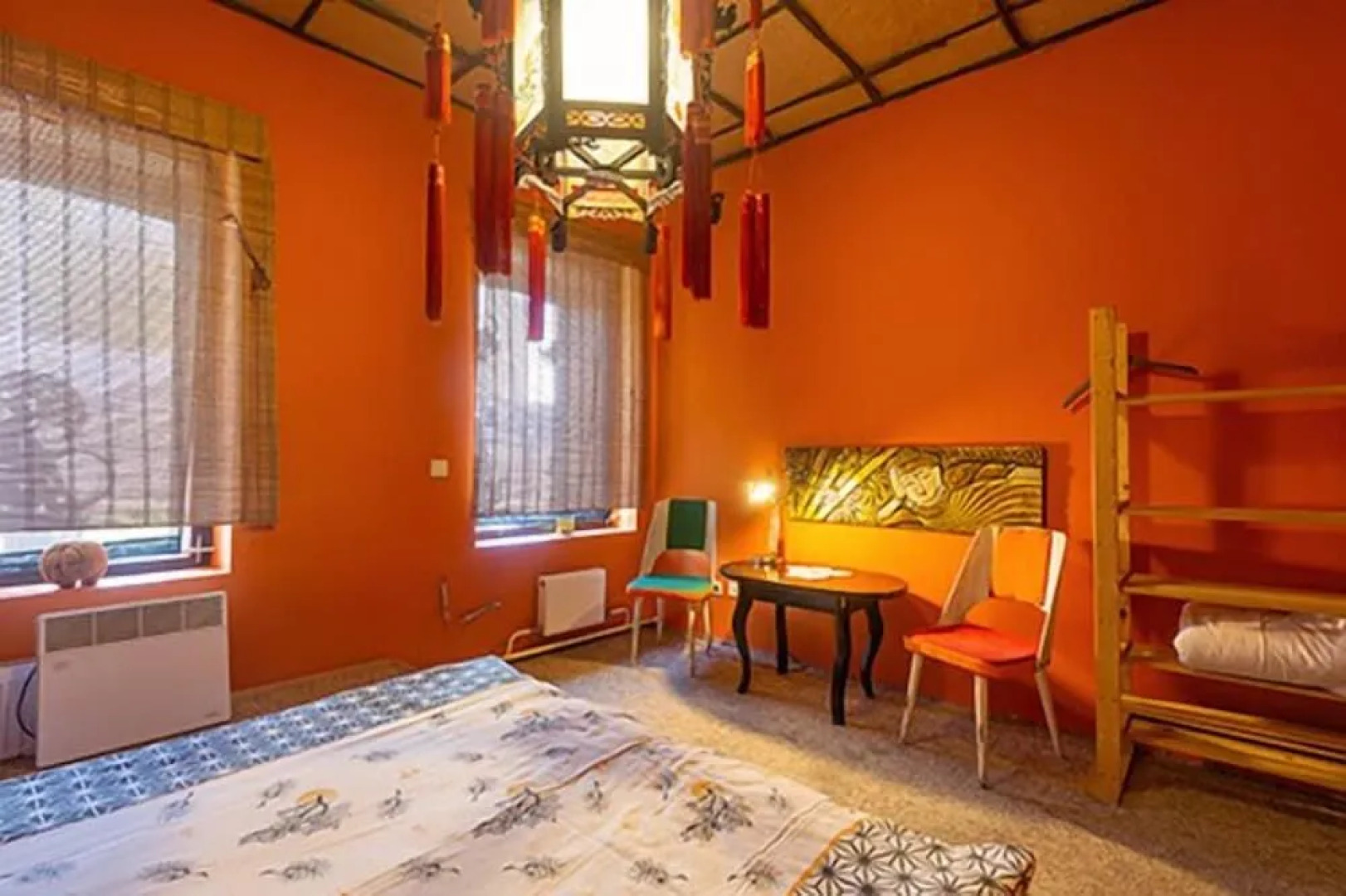 Riverside & China Town Hostel