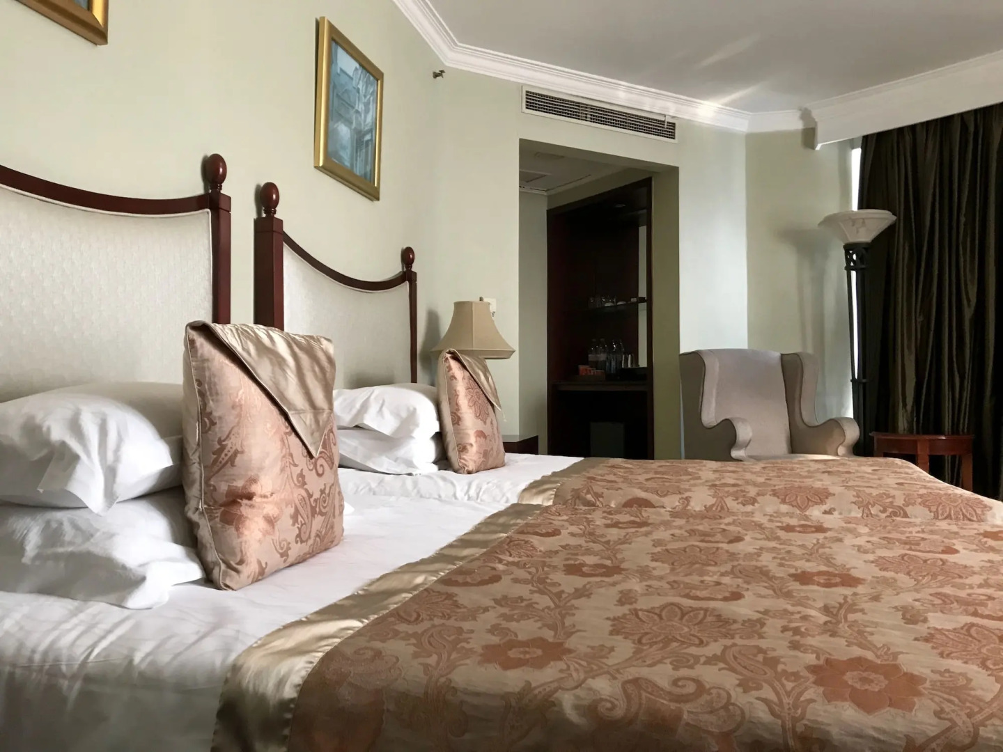 The Bund Riverside Hotel