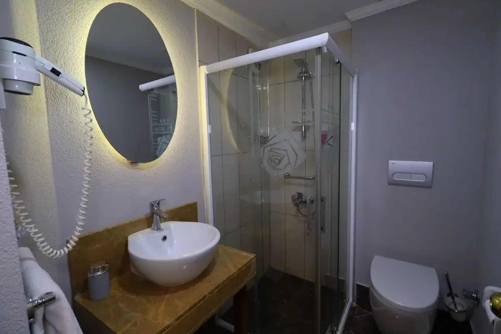 Artan Hotel