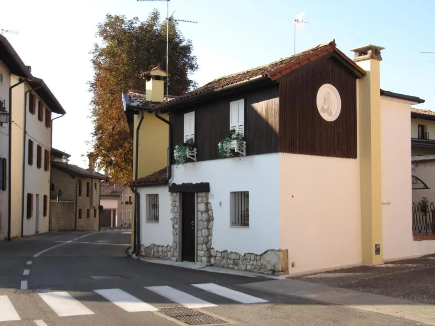 Domus Parva Pax Magna