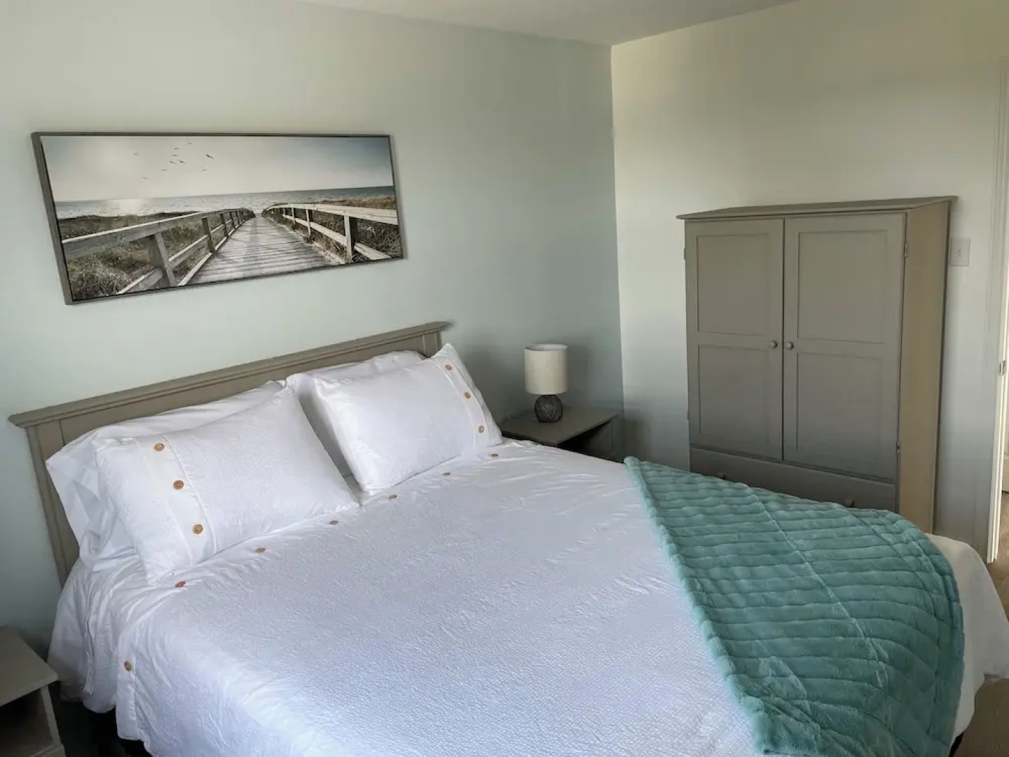 Buoy & Arrow Restaurant and Suites