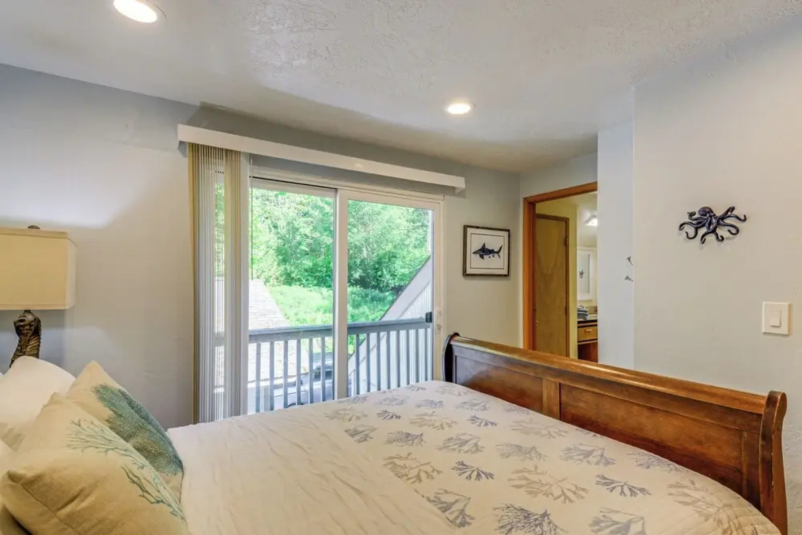 Shelton Gem w/ Kayaks: Private Beach Oyster Hunt