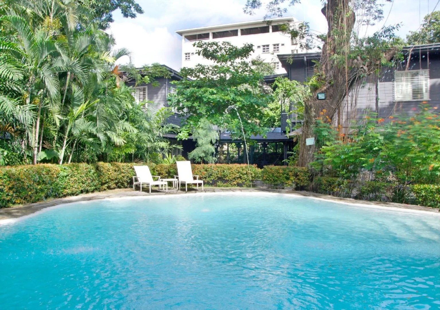 The Henry Hotel Manila