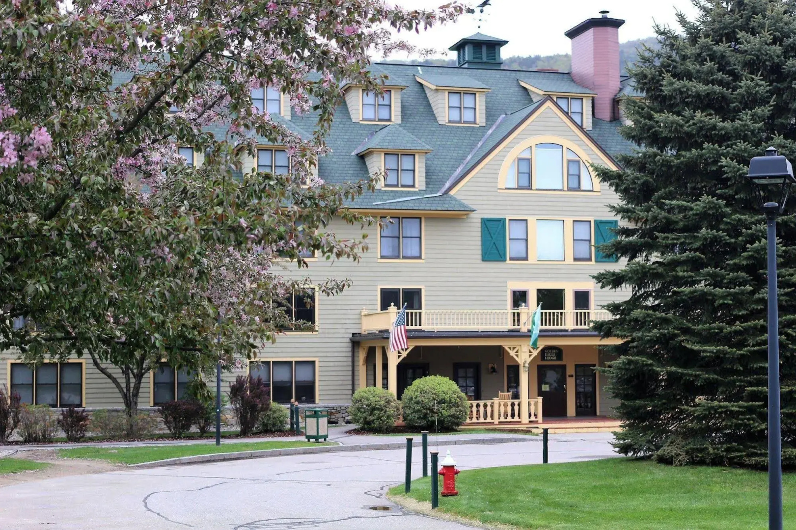 Golden Eagle Lodge