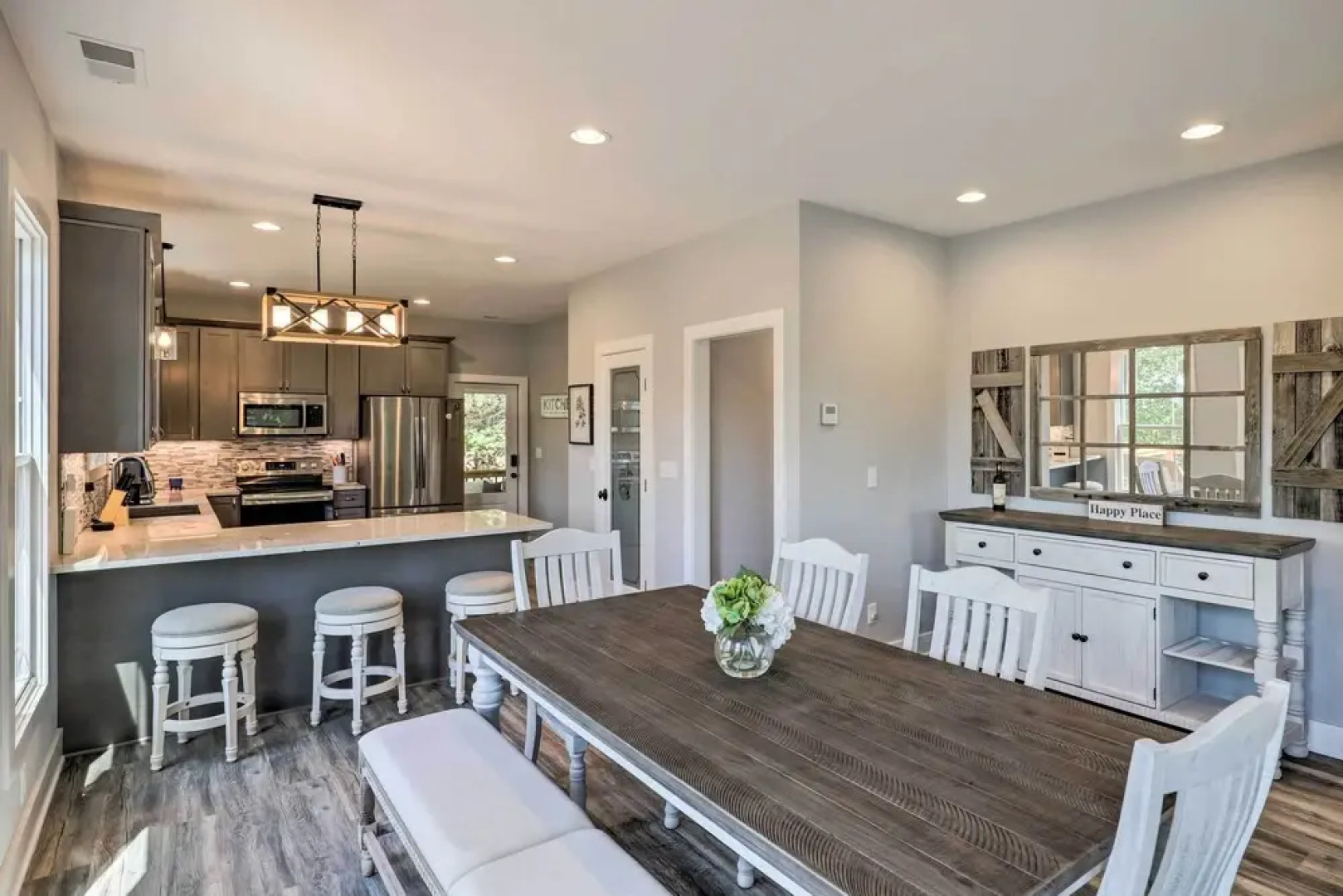 Escape w/ Hot Tub, Mtn Views: 5 Mi to Urban Trail