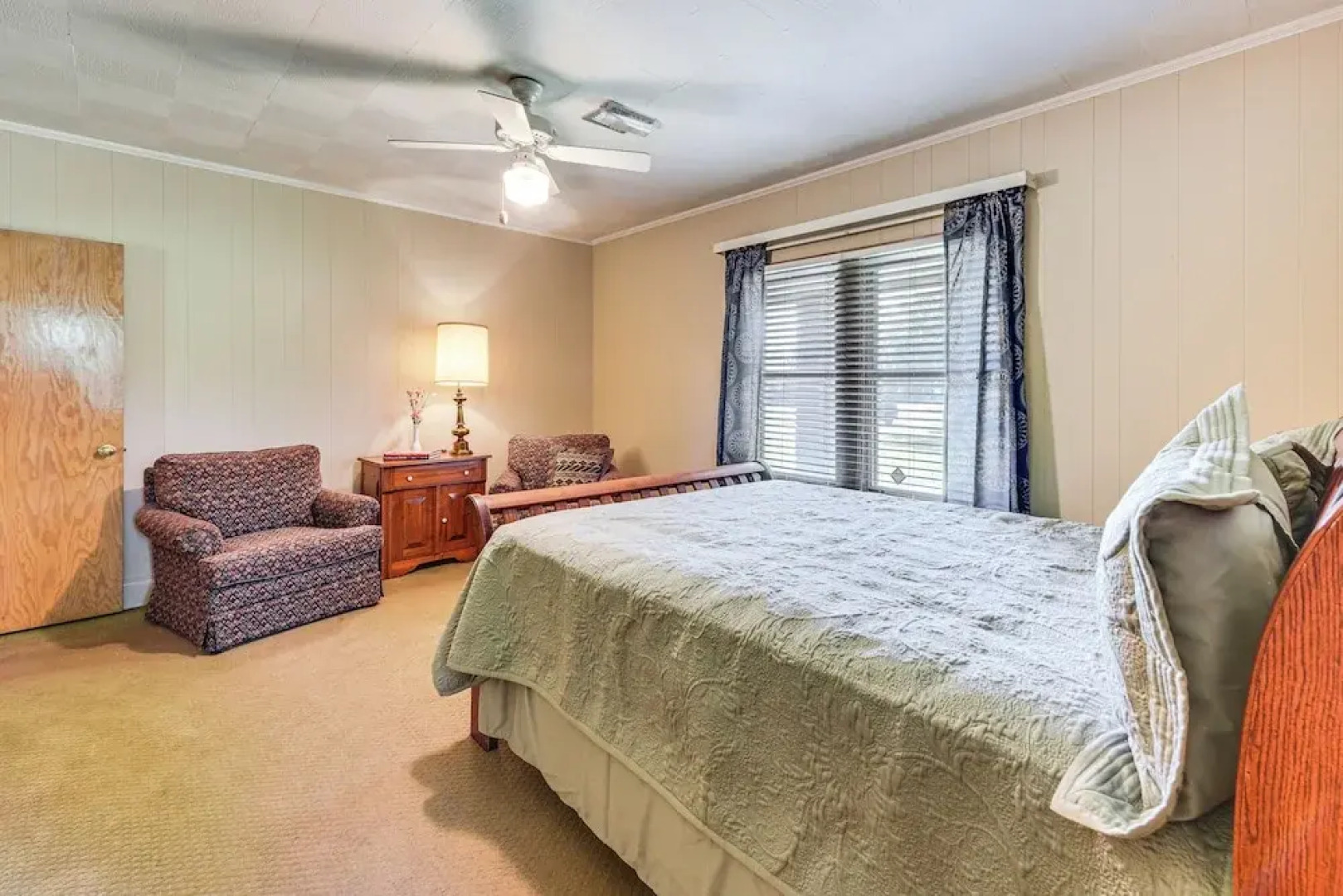 8 Mi to Lafayette: Dog-friendly Home w/ Large Yard