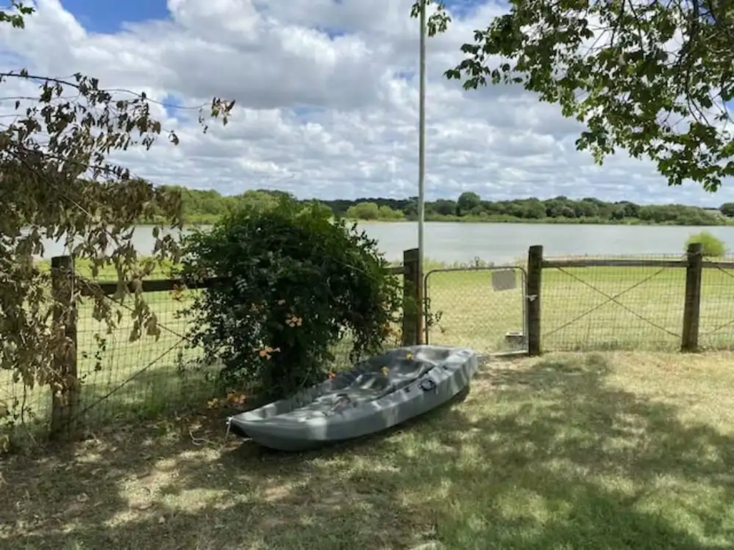 Beautiful Kayewood Waterfront Retreat