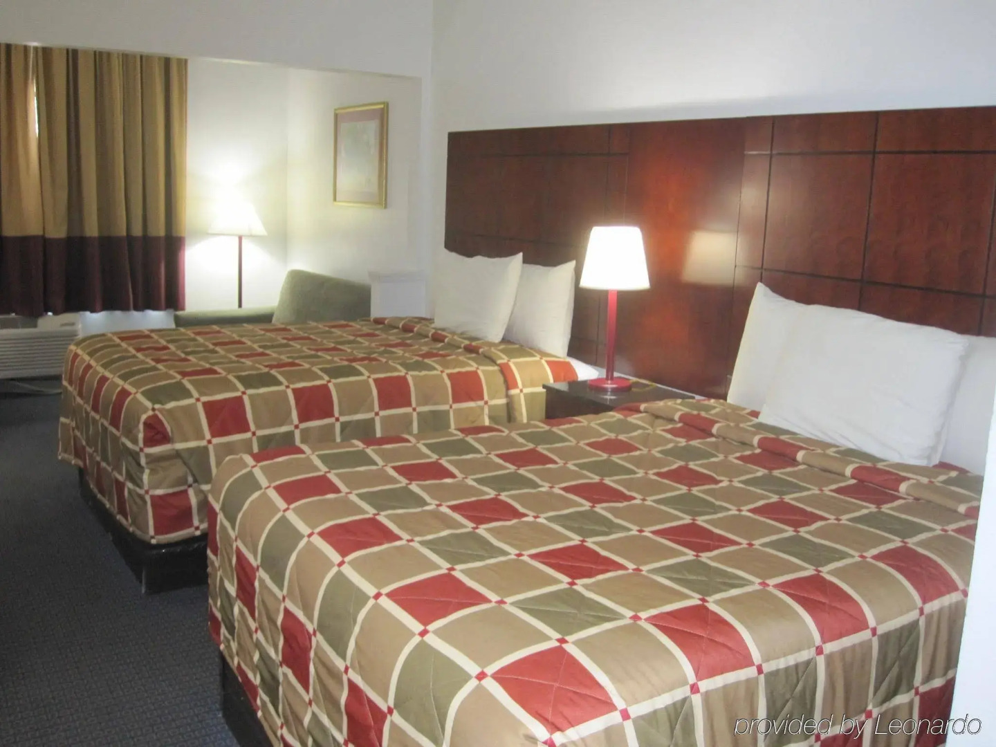 Red Roof Inn & Suites Fayetteville - Fort Bragg