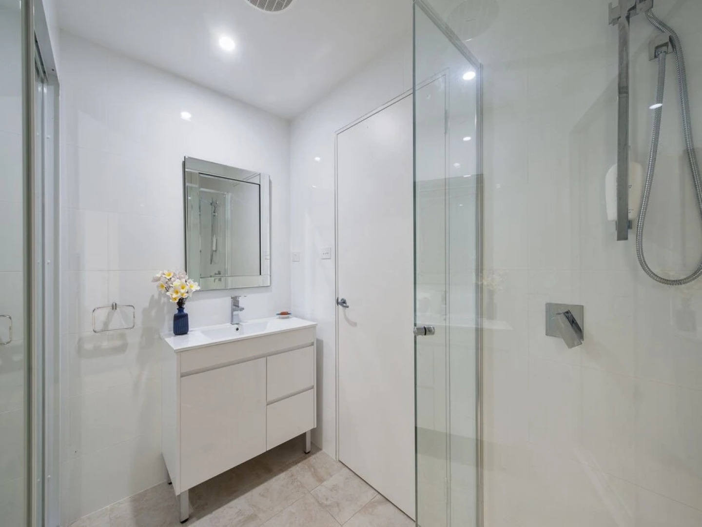 Stunning Waters, Sandy Point Road, 1/46