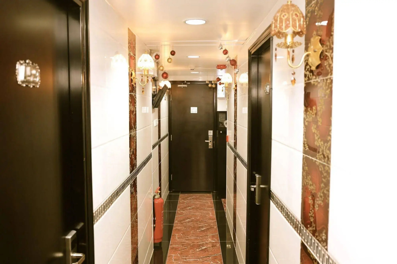 Отель Canada Inn