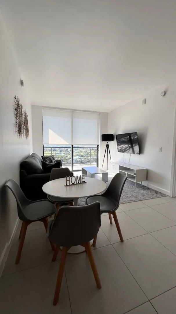 Apartment At Downtown Doral