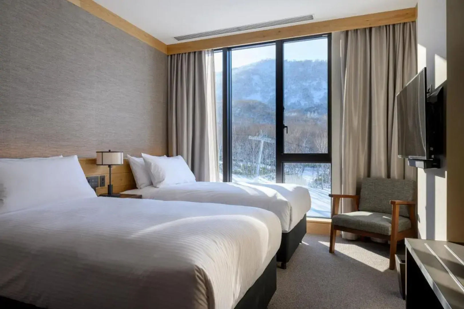Yu Kiroro, Ski-in Ski-out Luxury Residences
